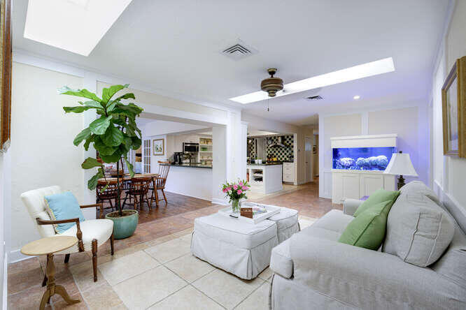 137 Gulfstream Road North Palm Beach, FL 33408 - Photo 14 of 68 Family Room