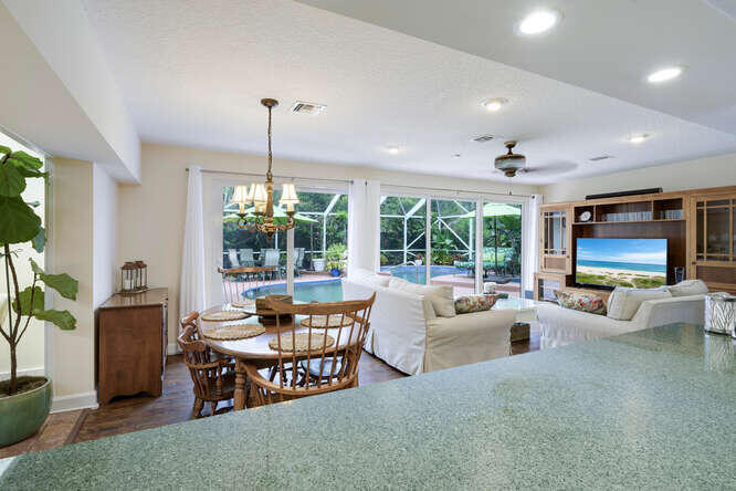 137 Gulfstream Road North Palm Beach, FL 33408 - Photo 17 of 68 Family Room