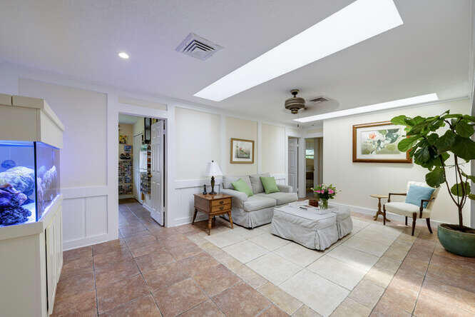 137 Gulfstream Road North Palm Beach, FL 33408 - Photo 19 of 68 Den