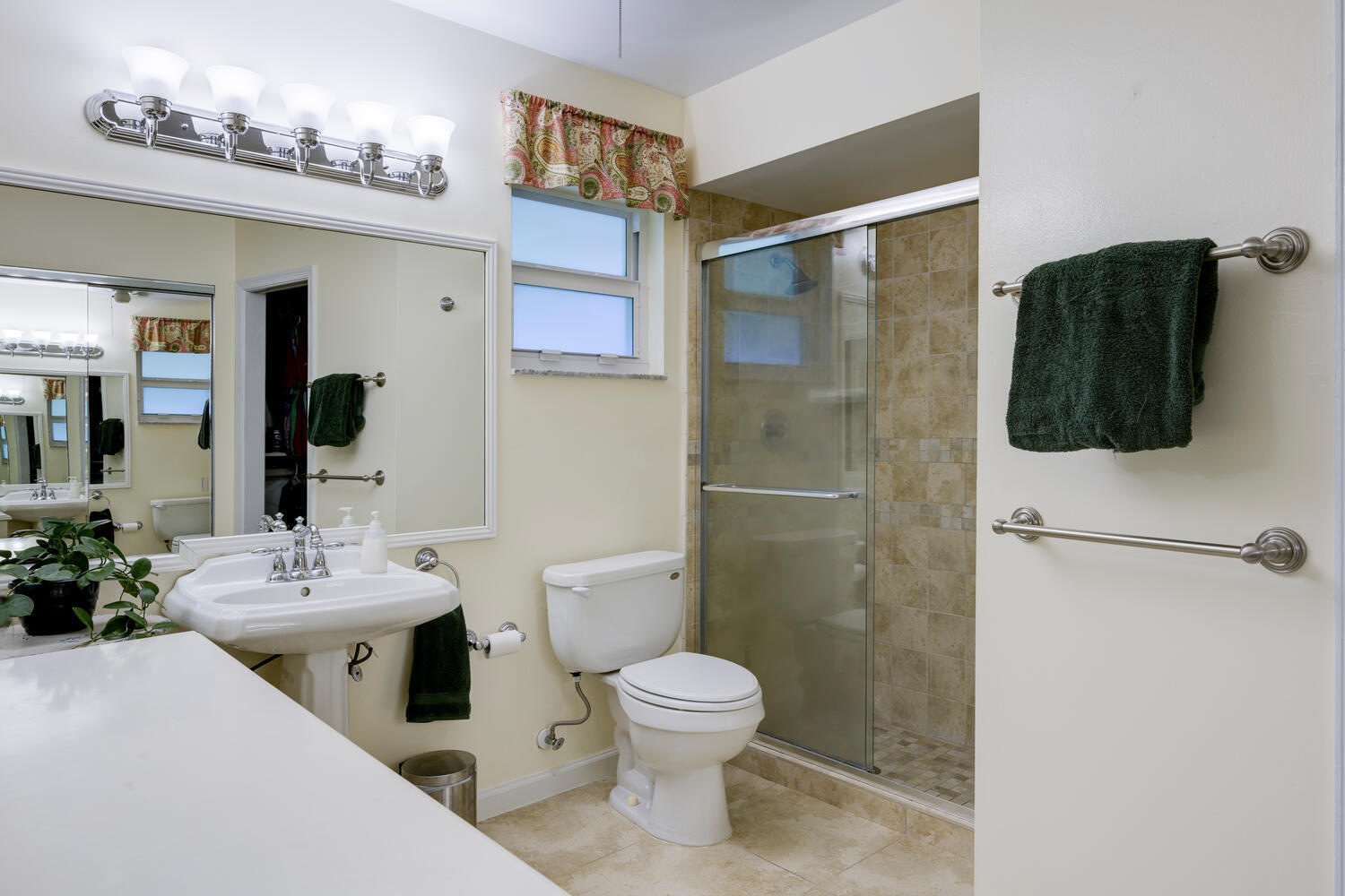 137 Gulfstream Road North Palm Beach, FL 33408 - Photo 24 of 68 Master Bath