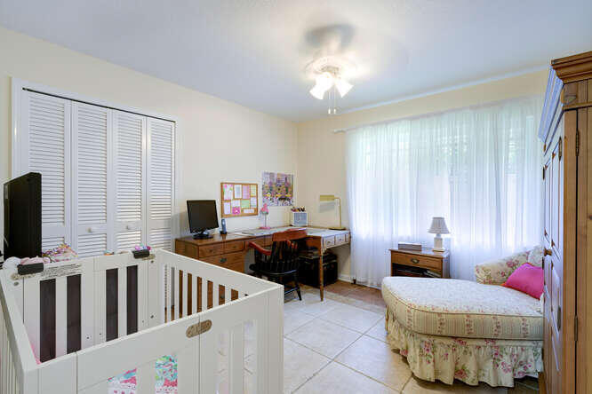 137 Gulfstream Road North Palm Beach, FL 33408 - Photo 26 of 68 Guest Bedroom 3