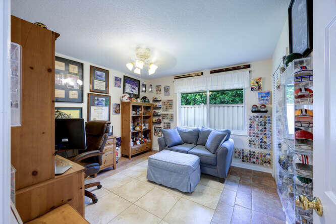 137 Gulfstream Road North Palm Beach, FL 33408 - Photo 27 of 68 Guest Bedroom 4 / Den