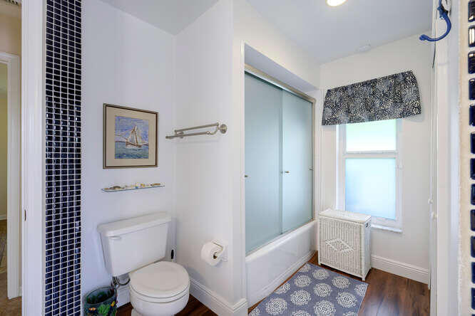 137 Gulfstream Road North Palm Beach, FL 33408 - Photo 29 of 68 Guest Bath/Cabana Bath