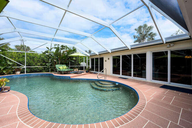 137 Gulfstream Road North Palm Beach, FL 33408 - Photo 33 of 68 Pool / Patio