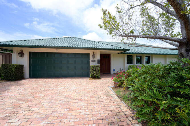 137 Gulfstream Road North Palm Beach, FL 33408 - Photo 41 of 68 Front Exterior