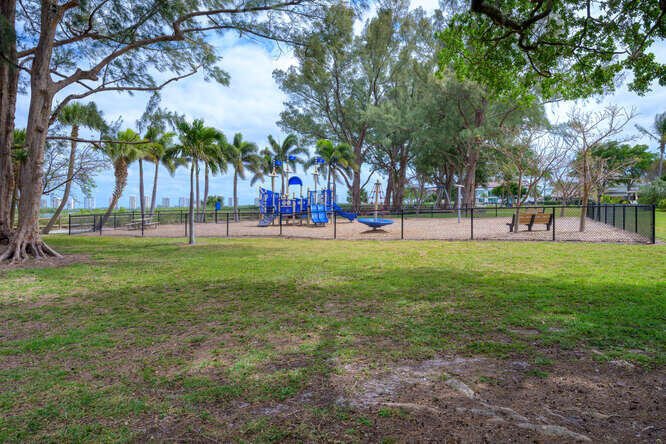 137 Gulfstream Road North Palm Beach, FL 33408 - Photo 54 of 68 Lakeside Park