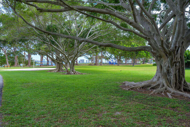 137 Gulfstream Road North Palm Beach, FL 33408 - Photo 56 of 68 Lakeside Park