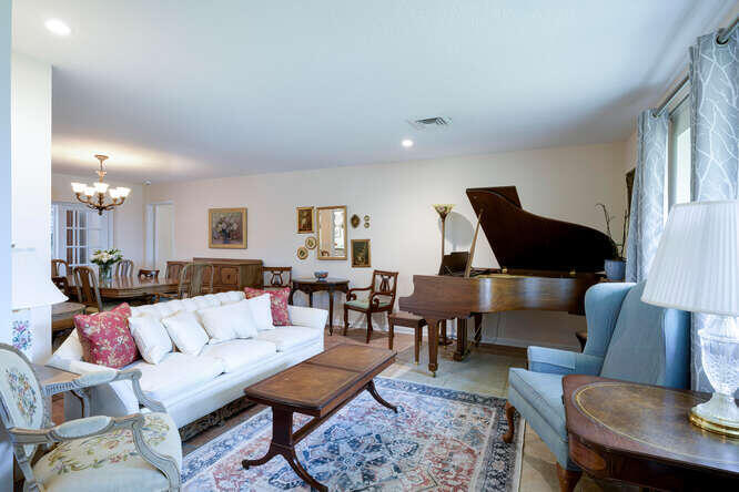 137 Gulfstream Road North Palm Beach, FL 33408 - Photo 7 of 68 Living Room
