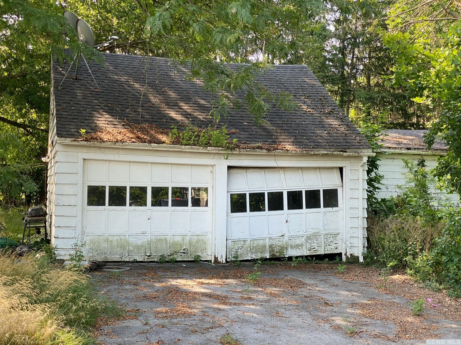 413 Stone Mill Road Claverack, NY 12534 - Photo 5 of 18 a view of front of a house with a yard