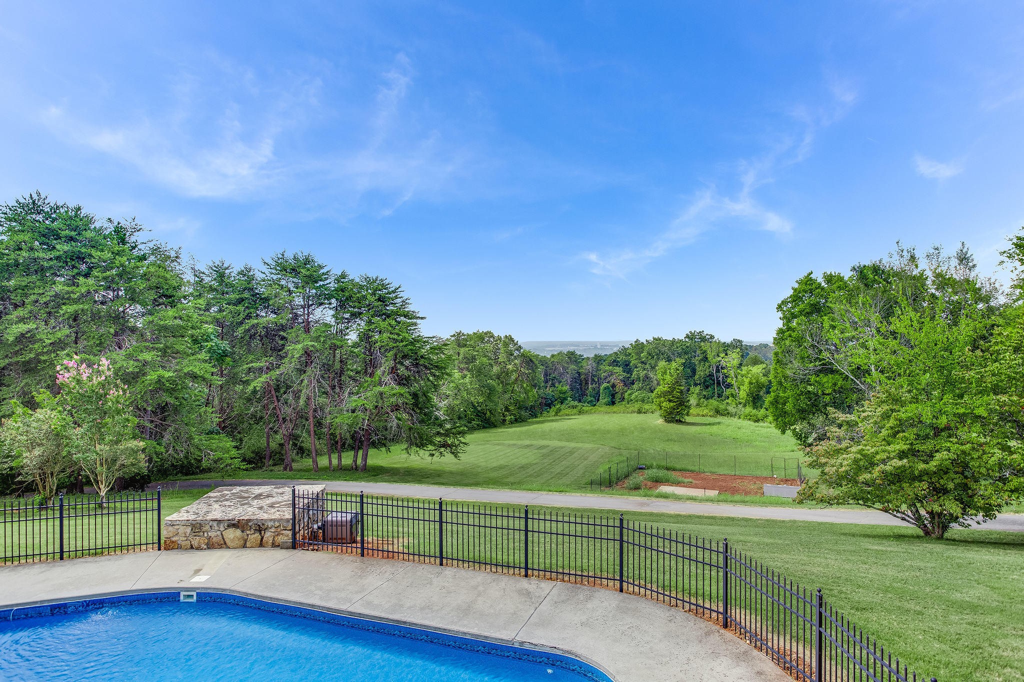 601 Self Hollow Road Rockford, TN 37853 - Photo 5 of 40 a view of a garden with large trees