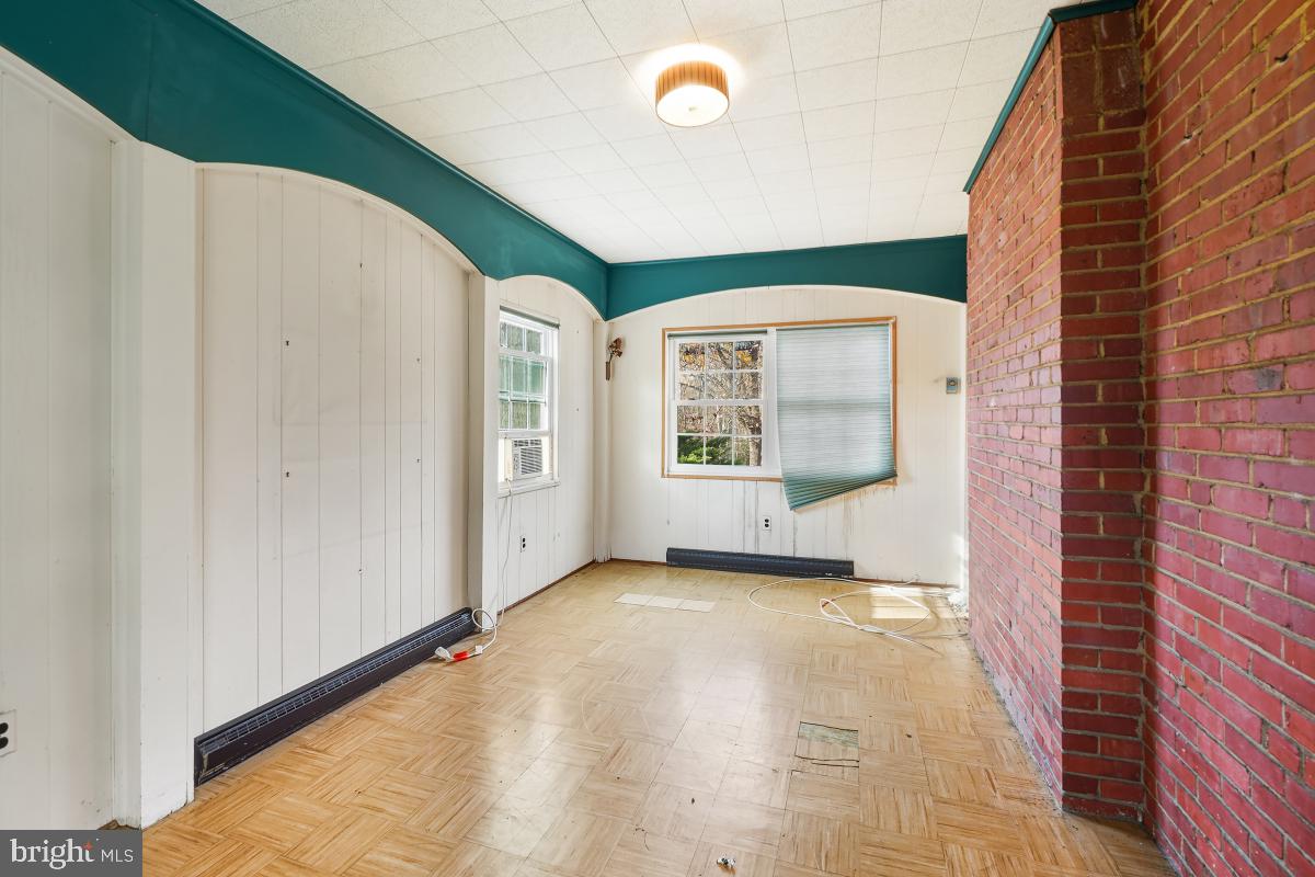 6540 Wiscasset Road Bethesda, MD 20816 - Photo 21 of 33 a view of an empty room with a window