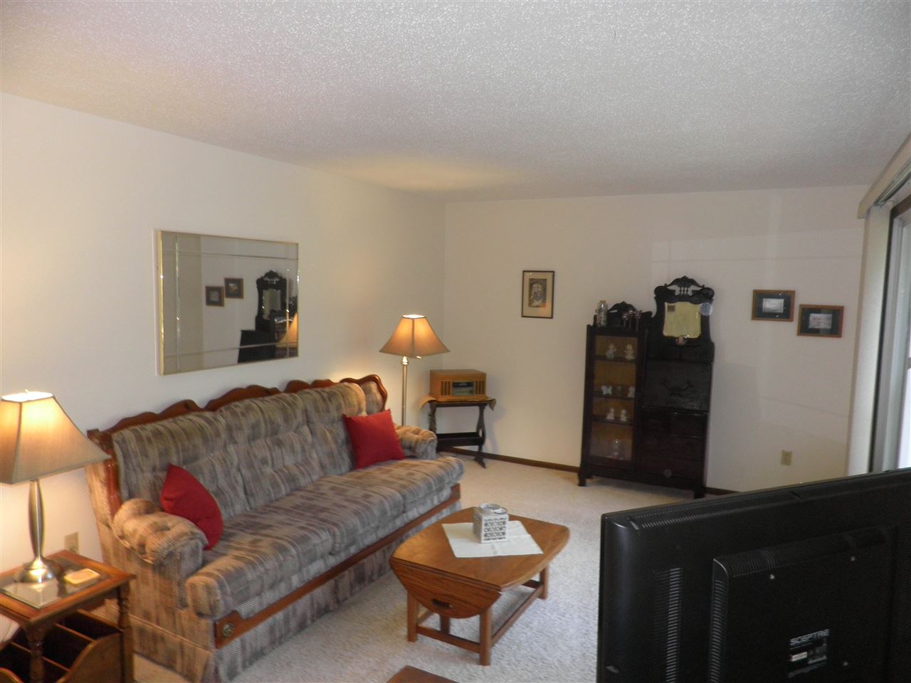 1878 Lardie Road Traverse City, MI 49696 - Photo 4 of 25 1850774-3.JPG