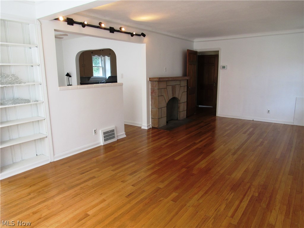 146 Prospect Road Berea, OH 44017 - Photo 2 of 25