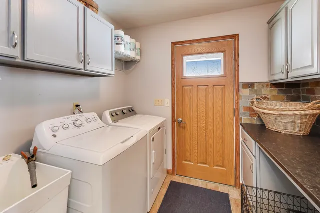 $635,000 | W312S8869 Cherokee Pass, Mukwonago, WI 53149