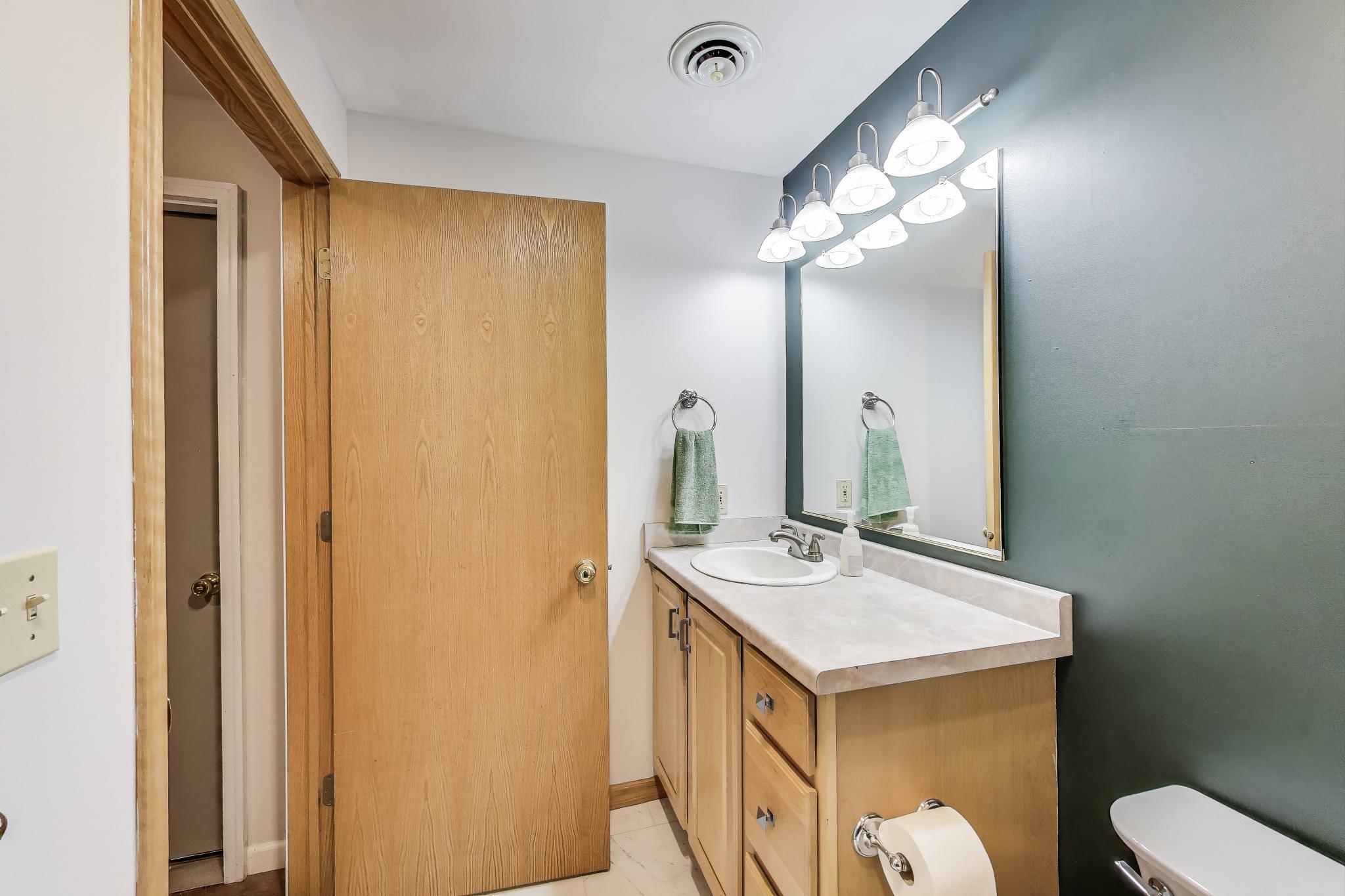 W312S8869 Cherokee Pass Mukwonago, WI 53149 - Photo 45 of 75 Lower level full bathroom with walk-in shower