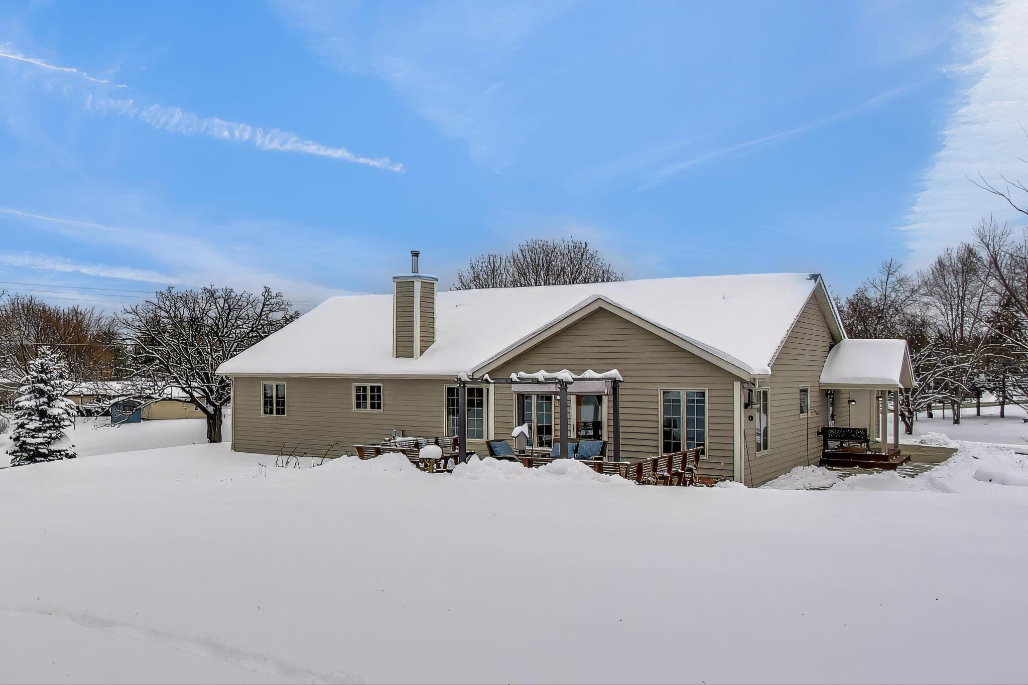 W312S8869 Cherokee Pass Mukwonago, WI 53149 - Photo 60 of 75 Back of house and back yard. No one can build behind the property.