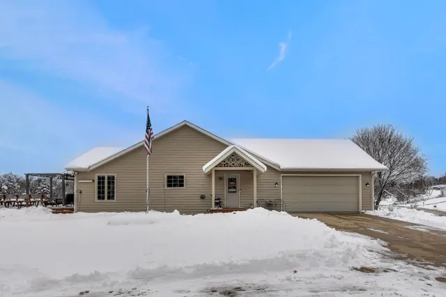 $635,000 | W312S8869 Cherokee Pass, Mukwonago, WI 53149