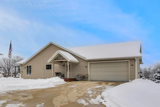 $635,000 | W312S8869 Cherokee Pass, Mukwonago, WI 53149
