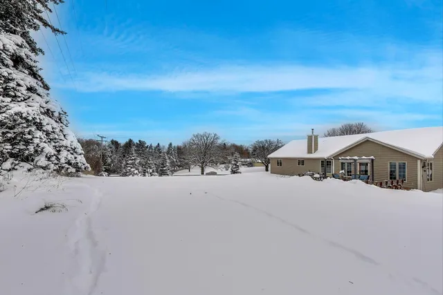 $635,000 | W312S8869 Cherokee Pass, Mukwonago, WI 53149