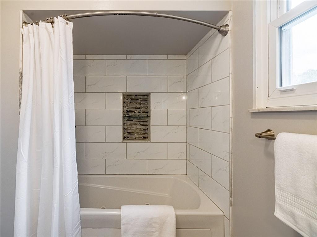 130 Overbrook Road Valencia, PA 16059 - Photo 14 of 25 Gallery Image 14