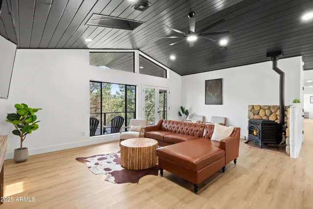 $599,999 | 630 Vernon County Road, Vernon, AZ 85940