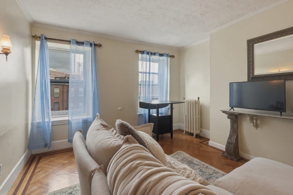 241 West Newtown Street, Unit 8 Boston, MA 02115 - Photo 2 of 9