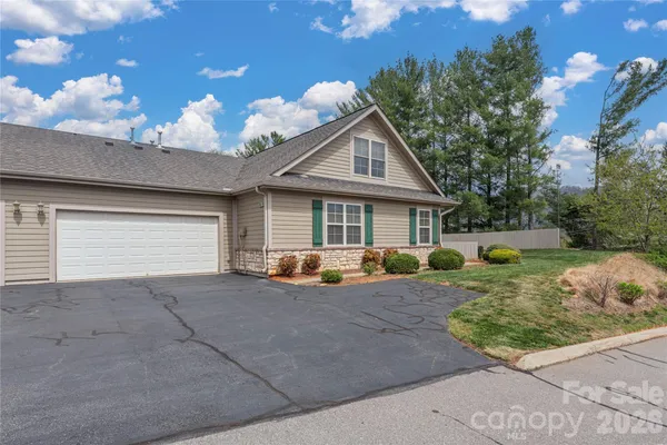 $439,000 | 93 Outlook Circle, Swannanoa, NC 28778