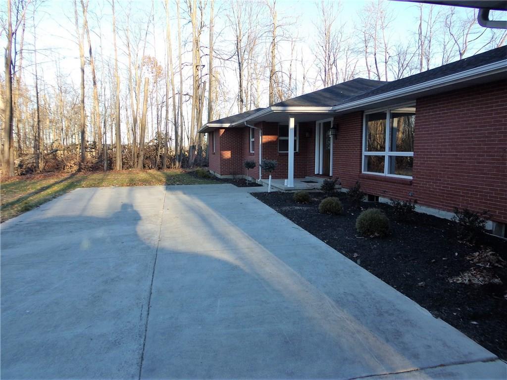 8278 Riley Road Celina, OH 45822 - Photo 5 of 64