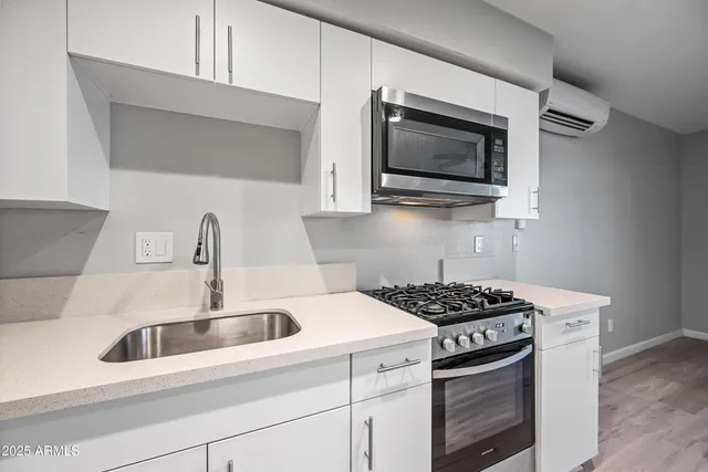 $995 | 3025 North 32nd Street, Unit 23, Phoenix, AZ 85018