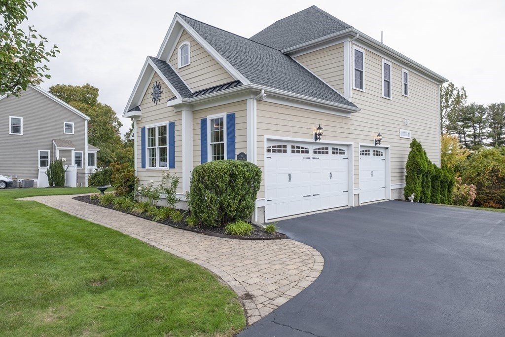 19 Langdon Road Norwood, MA 02062 - Photo 4 of 40