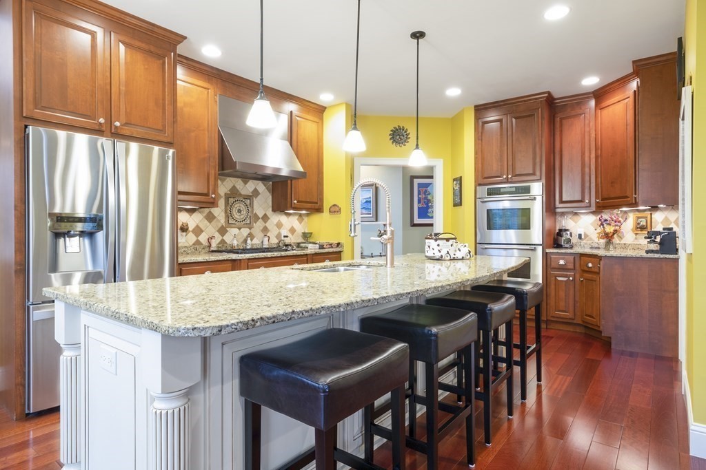 19 Langdon Road Norwood, MA 02062 - Photo 5 of 40