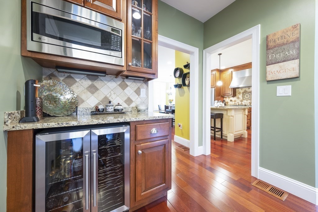 19 Langdon Road Norwood, MA 02062 - Photo 7 of 40