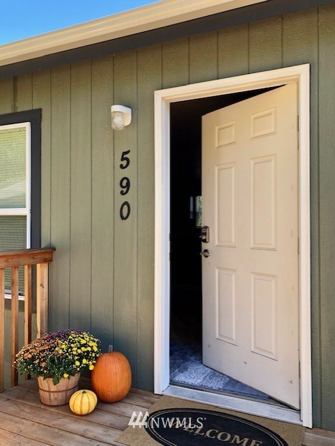 590 East Sherwood Road Allyn, WA 98524 - Photo 1 of 28 Gallery Image 1
