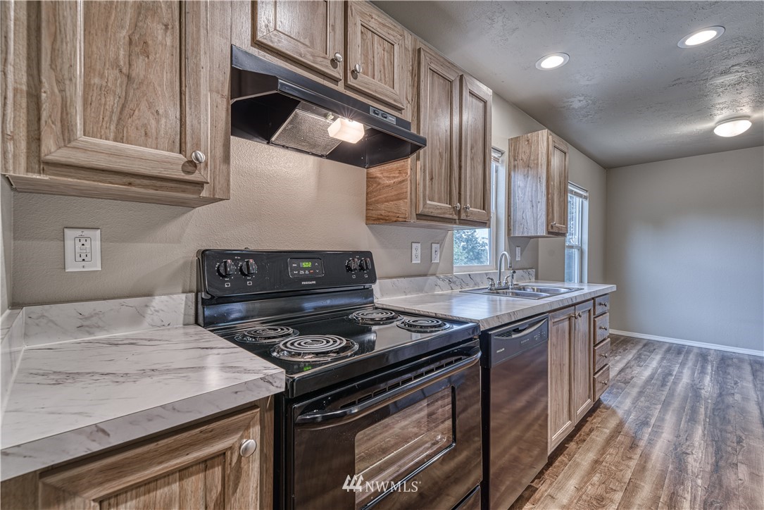 590 East Sherwood Road Allyn, WA 98524 - Photo 18 of 28 Gallery Image 18