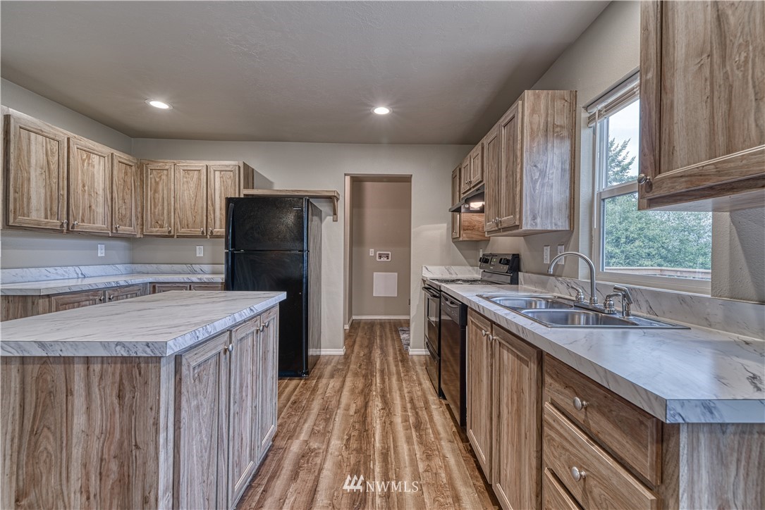 590 East Sherwood Road Allyn, WA 98524 - Photo 10 of 28 Gallery Image 10