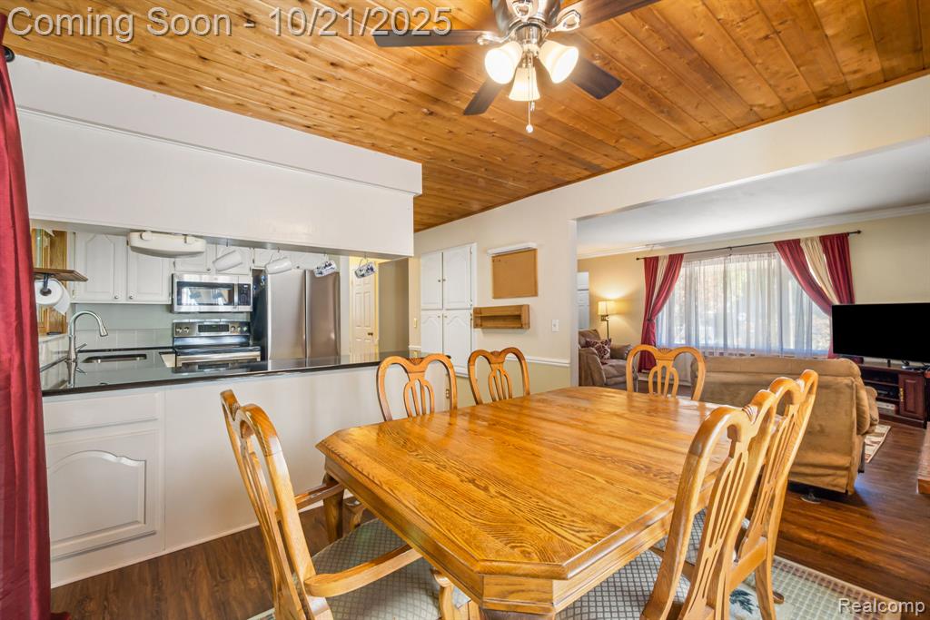 2132 Winchester Road Rochester, MI 48307 - Photo 10 of 51