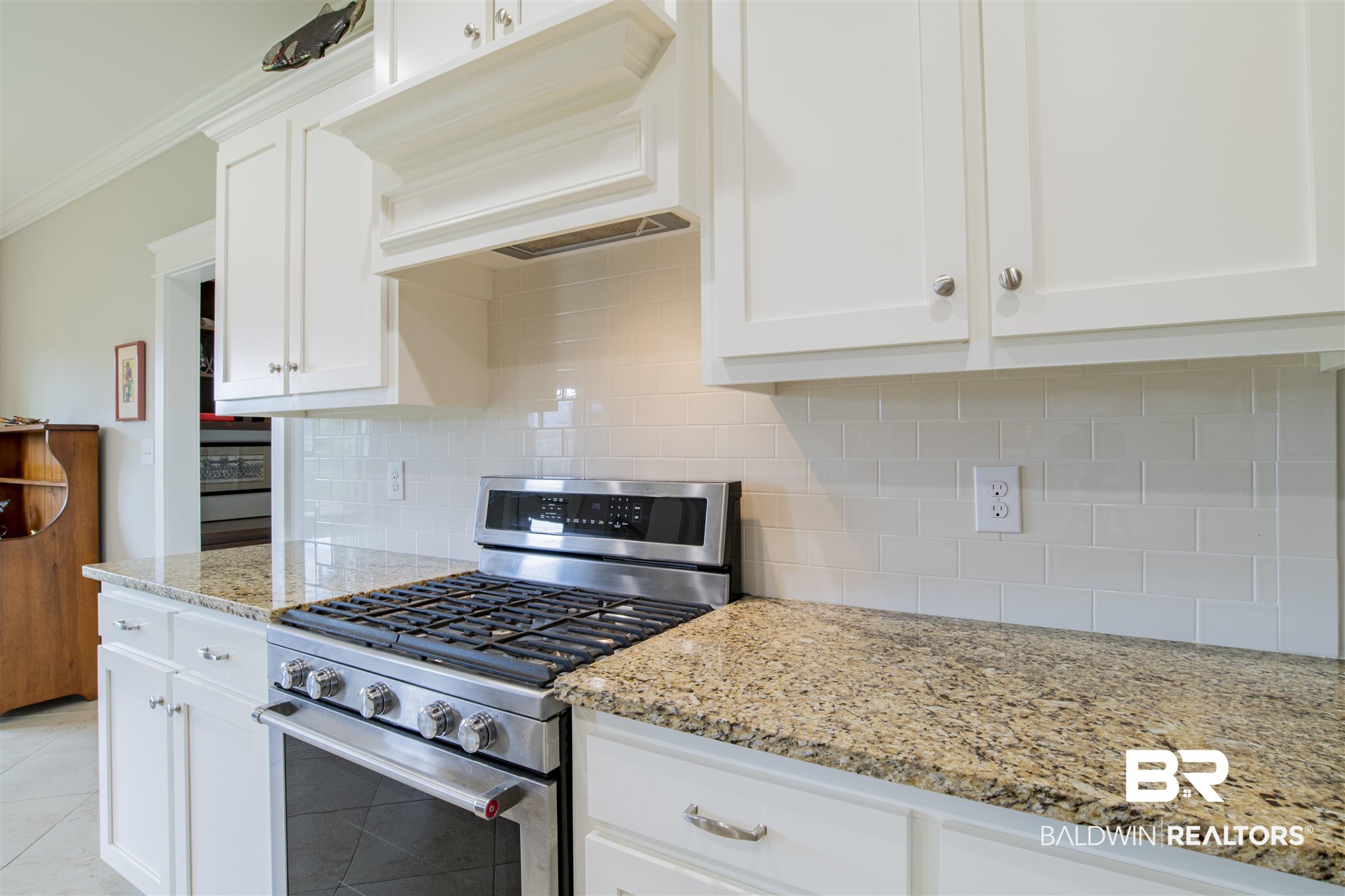 418 McClellan Boulevard Fairhope, AL 36532 - Photo 10 of 40