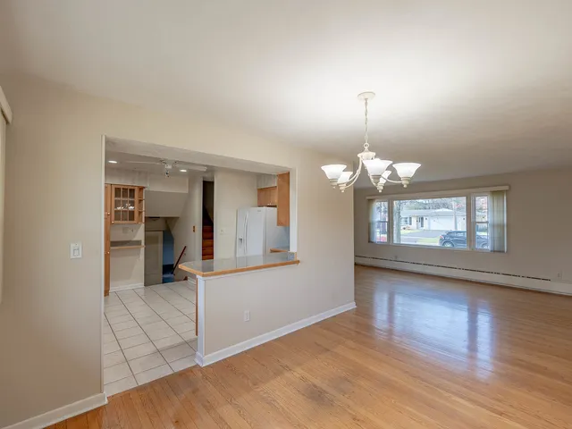 $564,900 | 619 Rockland Avenue, Lake Bluff, IL 60044