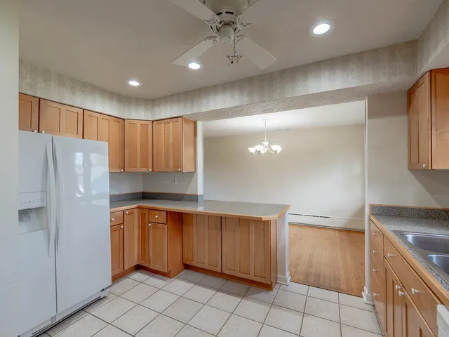 $564,900 | 619 Rockland Avenue, Lake Bluff, IL 60044