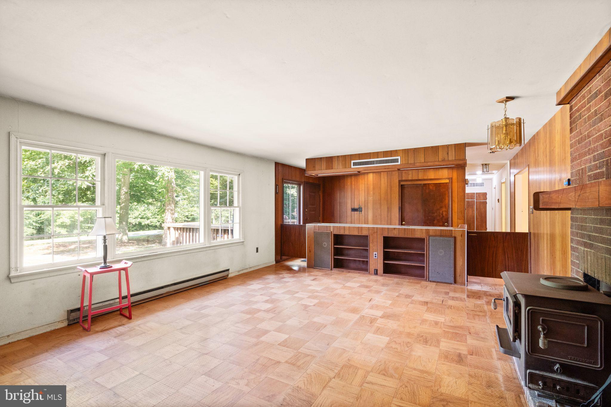 8311 Pohick Road Springfield, VA 22153 - Photo 17 of 92 a view of a livingroom with furniture