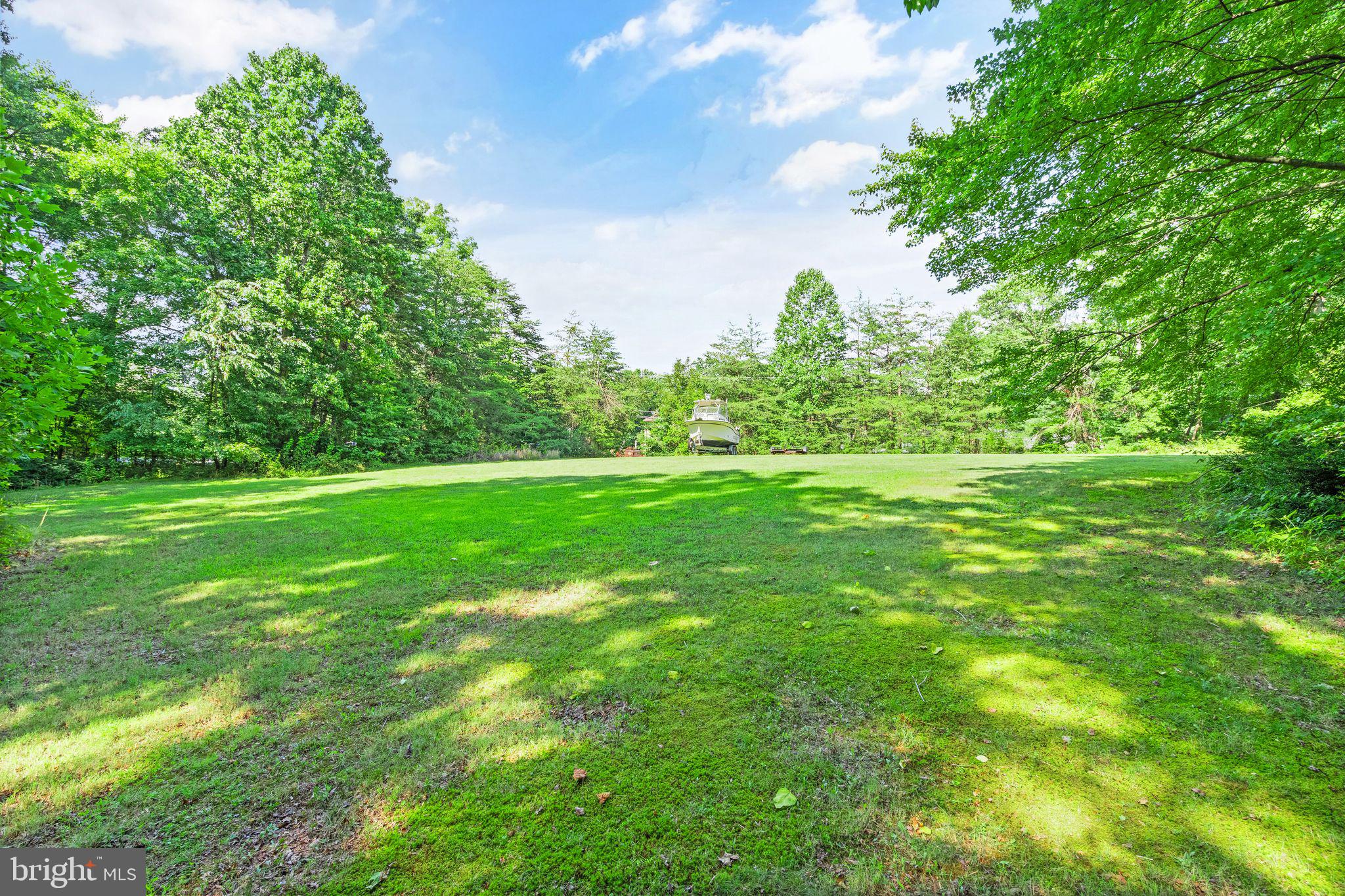 8311 Pohick Road Springfield, VA 22153 - Photo 84 of 92 a backyard of a house