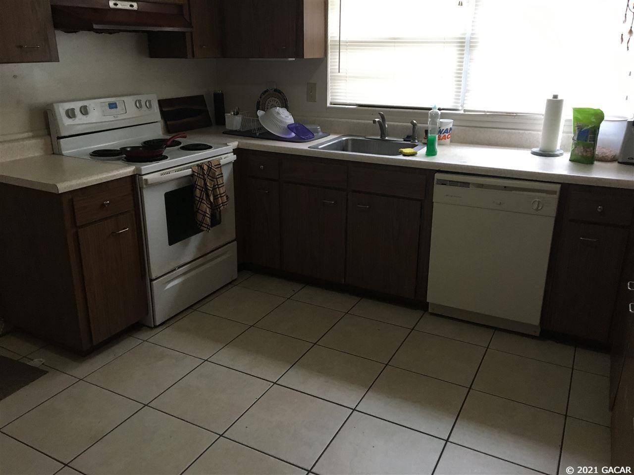 121 Northwest 29th Street Gainesville, FL 32607 - Photo 5 of 14