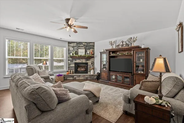 $679,900 | 525 16th Circle, Walhalla, SC 29691