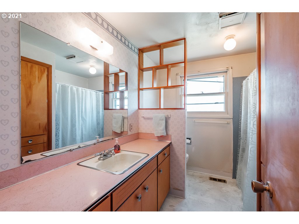 4398 Lone Oak Road Southeast Salem, OR 97302 - Photo 15 of 26 Gallery Image 15
