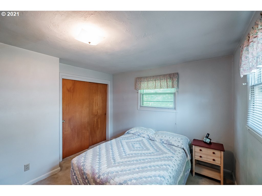 4398 Lone Oak Road Southeast Salem, OR 97302 - Photo 18 of 26 Gallery Image 18