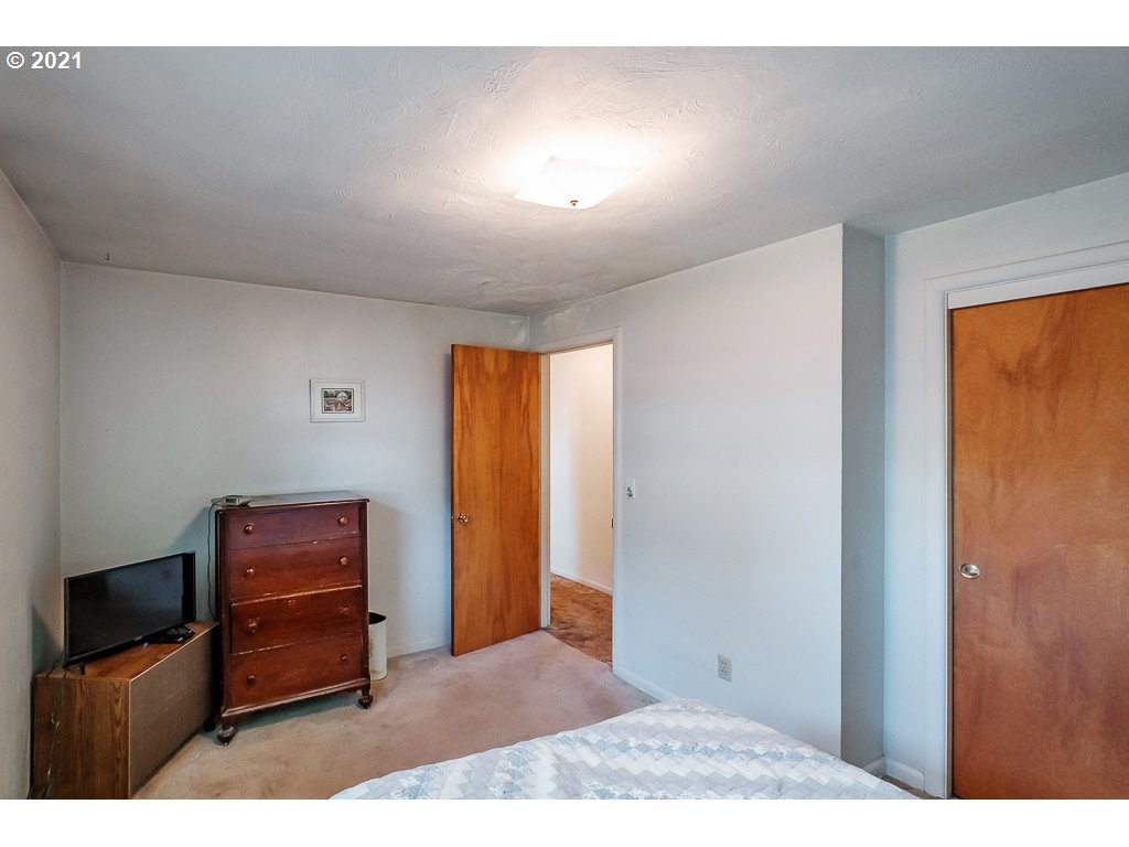 4398 Lone Oak Road Southeast Salem, OR 97302 - Photo 19 of 26 Gallery Image 19