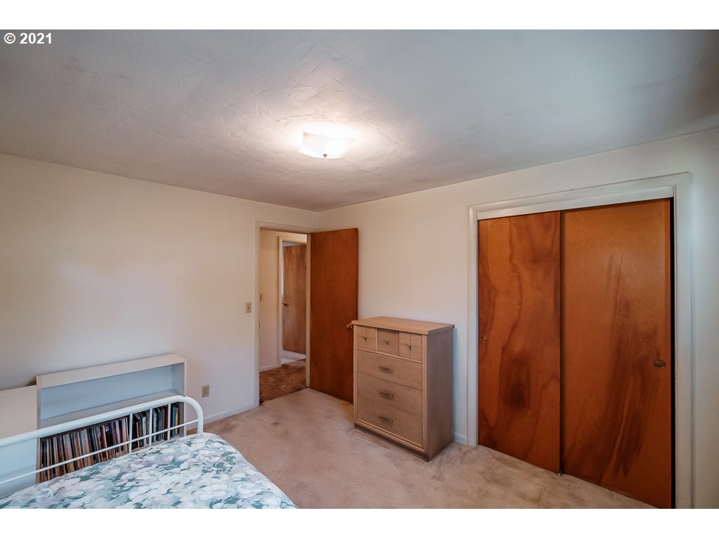 4398 Lone Oak Road Southeast Salem, OR 97302 - Photo 21 of 26 Gallery Image 21