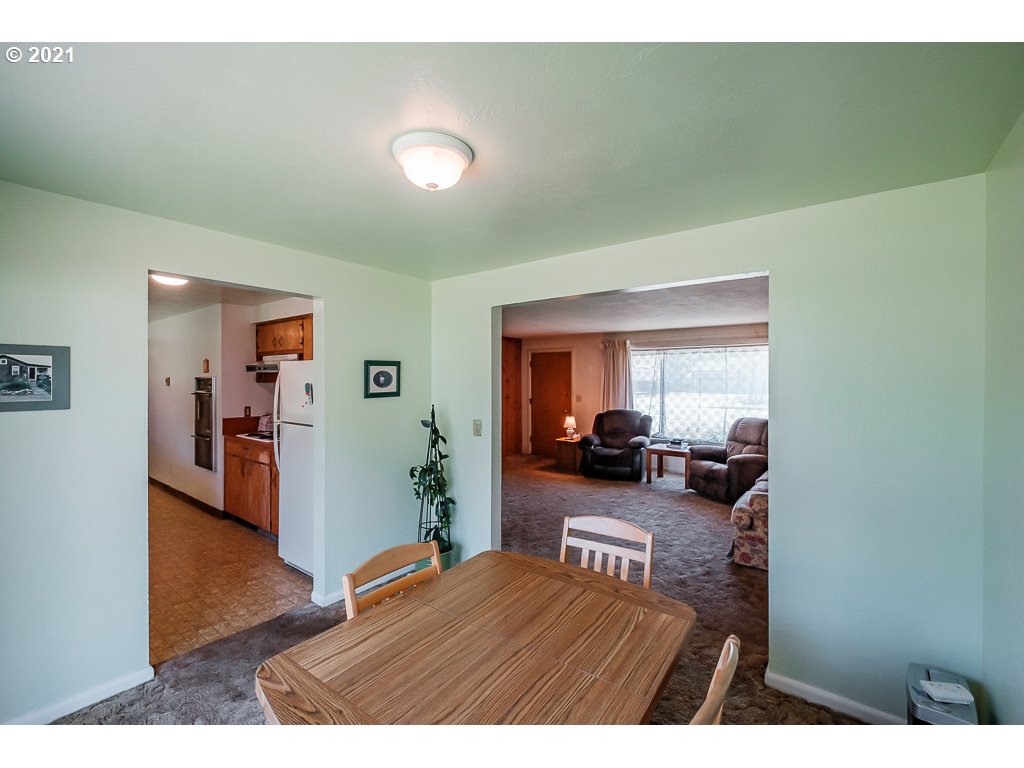 4398 Lone Oak Road Southeast Salem, OR 97302 - Photo 8 of 26 Gallery Image 8
