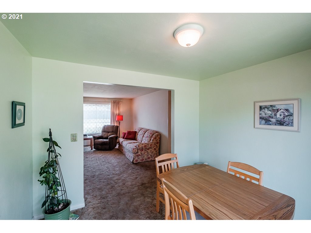 4398 Lone Oak Road Southeast Salem, OR 97302 - Photo 9 of 26 Gallery Image 9