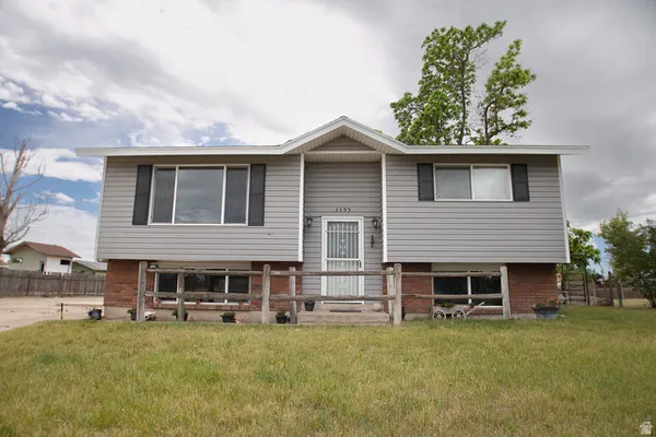 $445,000 | 3355 West 1850th Street South, Syracuse, UT 84075